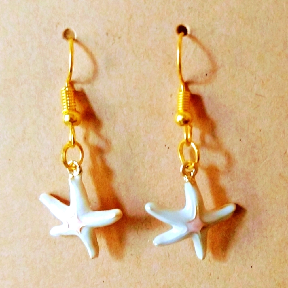 Women's earrings